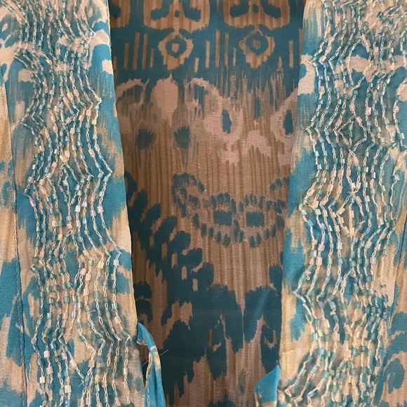 Cover up - Picture 2 of 2